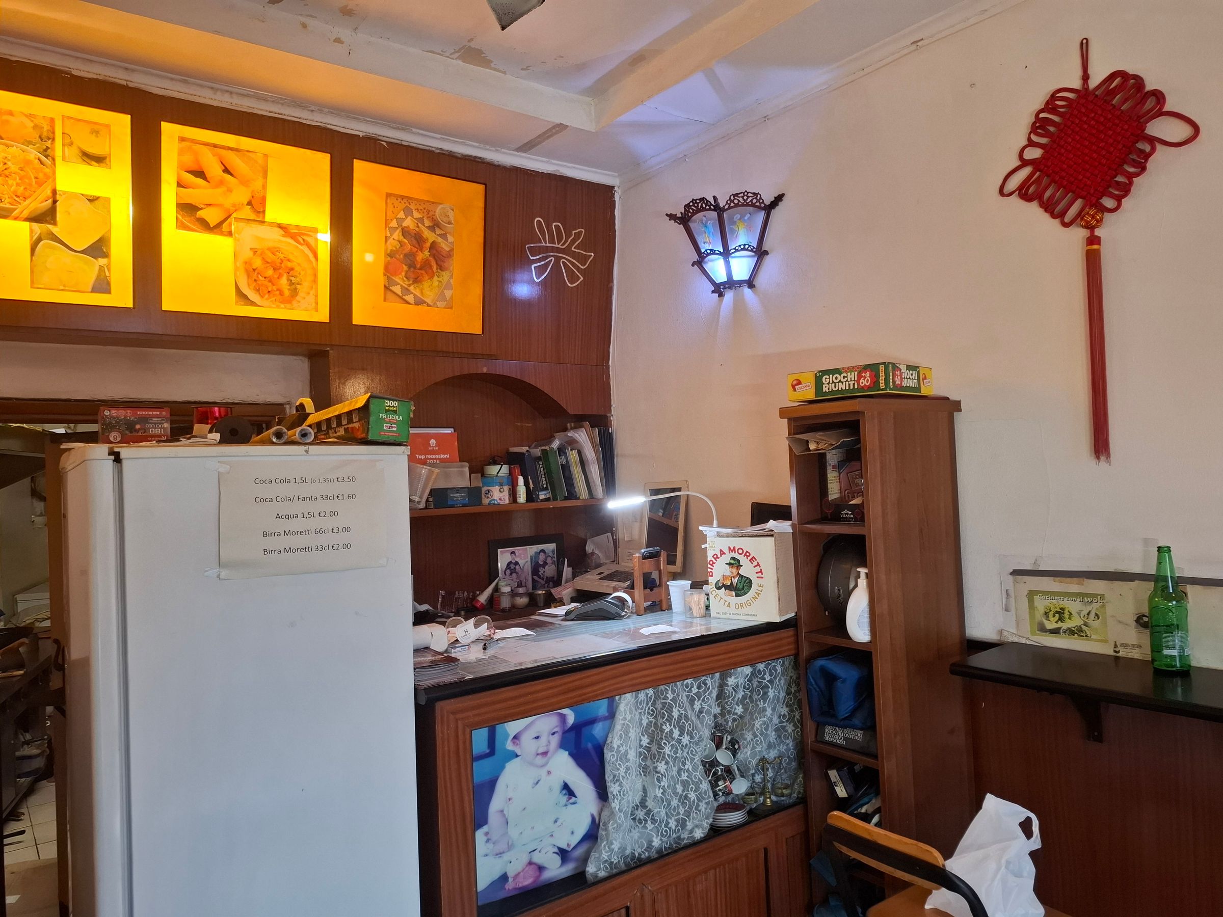 The inside of Rosticeria Cinese Ji